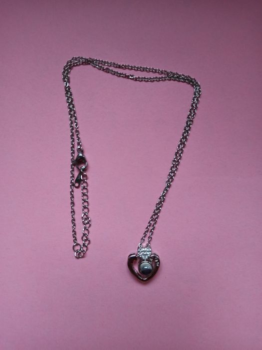 Fios colares finos para senhoras