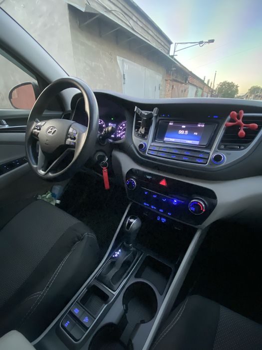 Hyundai Tucson Limited 2.0 2016 автомобіль