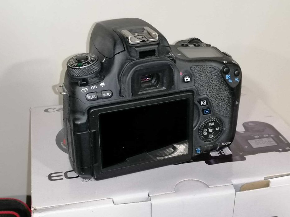 Aparat Canon EOS 760d - defekt LCD