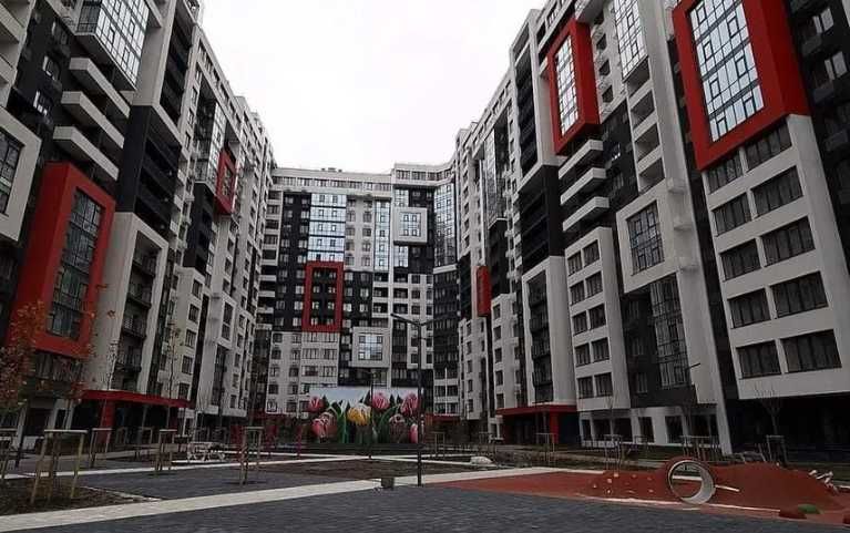 1к квартира 44.4 кв.м в ЖК Таїровські сади з чорновим ремонтом! 1 будинок, засклений балкон. Вид у двір