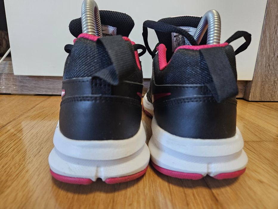 Nike T-lite XI size 37.5437639251996846081