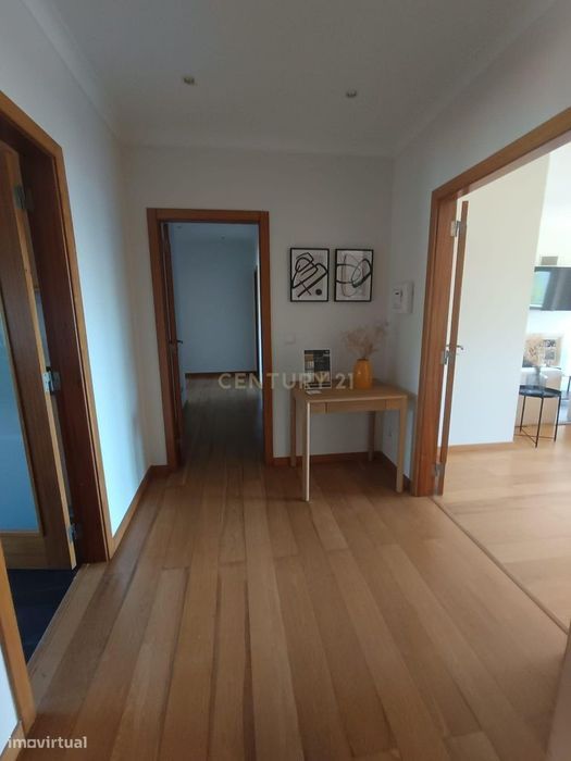 Viva com Conforto e Elegância em Paço de Arcos | T3 em condomínio com