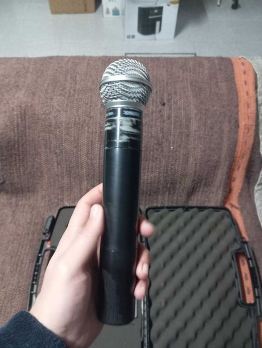 Microfone Shure + Emissor de Sinal + Maleta