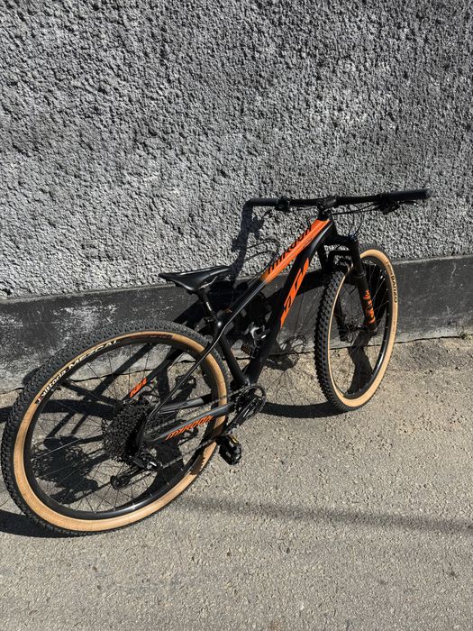 KTM Myroon one carbono