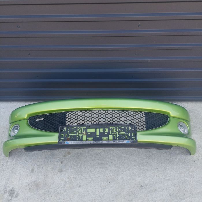 Бампер передній Peugeot 206.