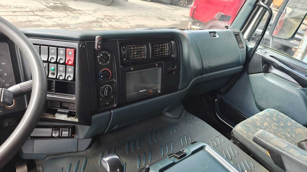 Hakowiec Renault Premium