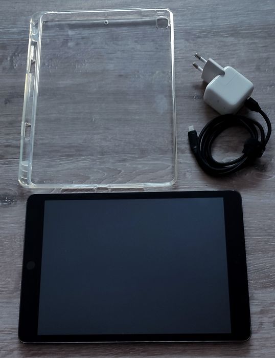 iPad 9 gen.WiFi/LTE 64GB, bat. 96%, IOS 26.2