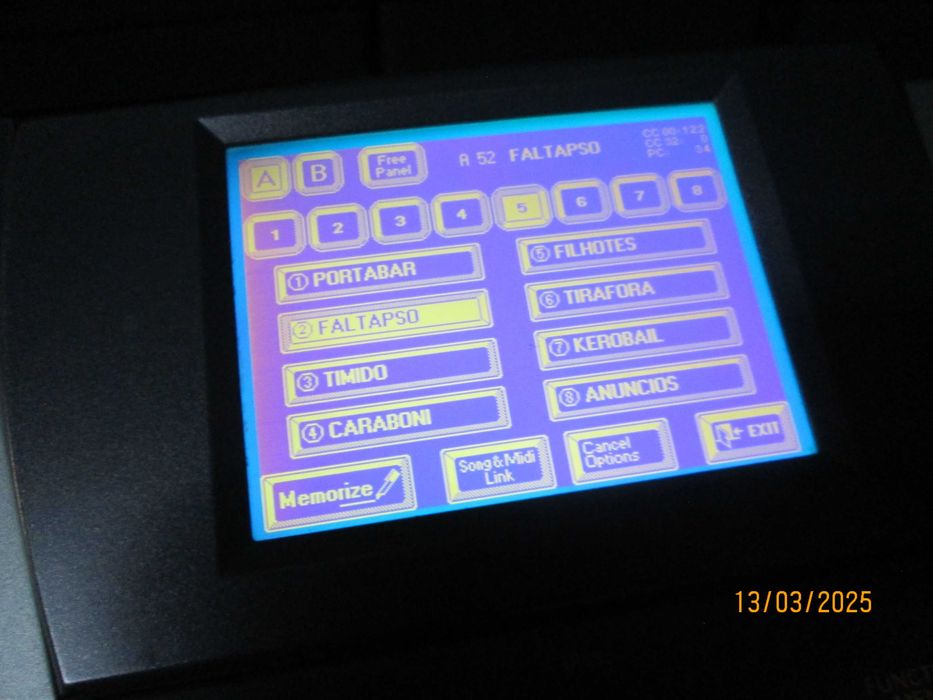 Vendo Teclado Roland VA7.