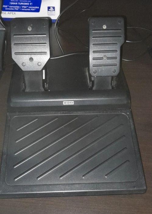 Volante + Pedais HORI Apex (PS5/PS4/PC - Preto)