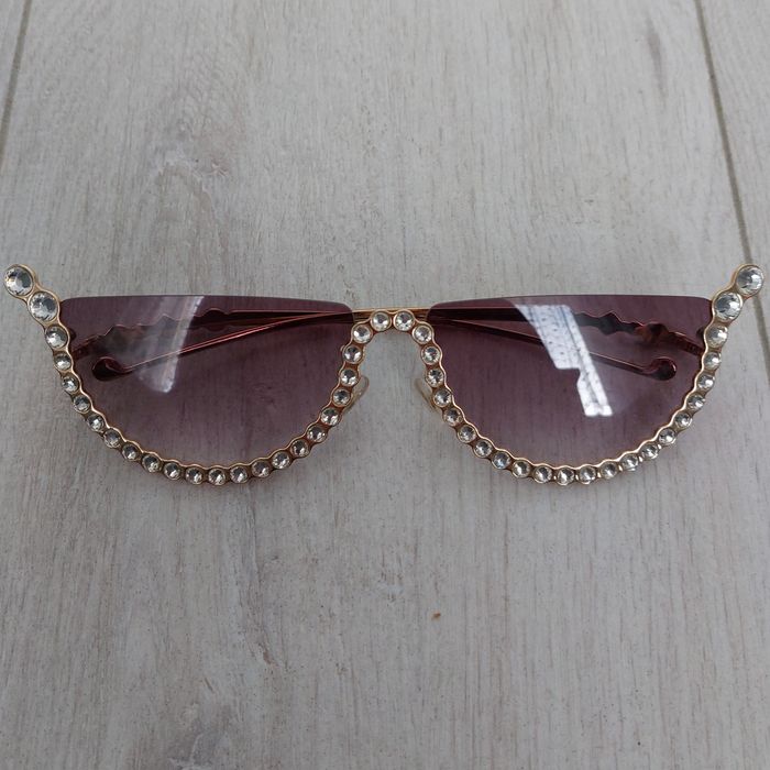 Okulary przeciwsłoneczne jak Anna Karin Karlsson HALF MOON GOLD