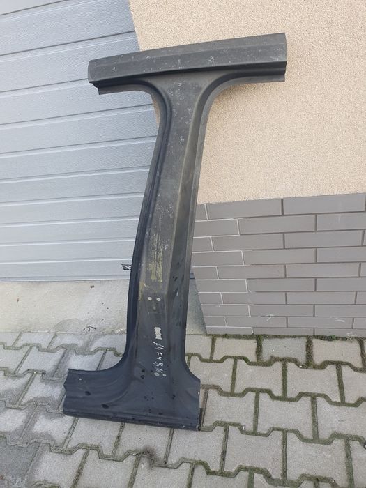 Audi A4 b9 poszycie środkowy słupek