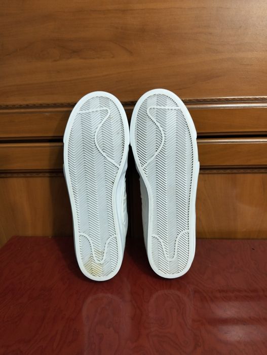 Взуття, кросівки Nike.
