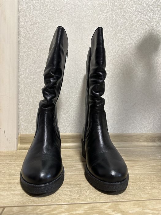 Шкіряні жіночі зимові ботинки 42 розмір