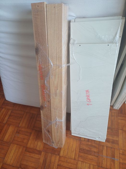 Cama Hemnes IKEA (individual/casal) + 2 colchões Sultan; desmontada