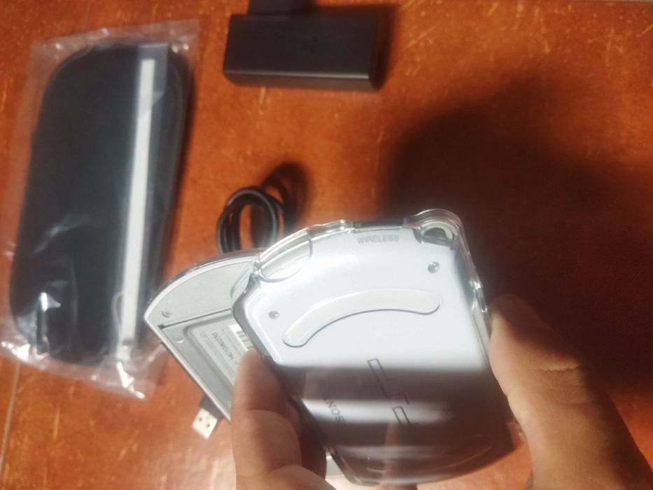 Consola Sony PSP GO como NOVA, com acessórios, excelente estado