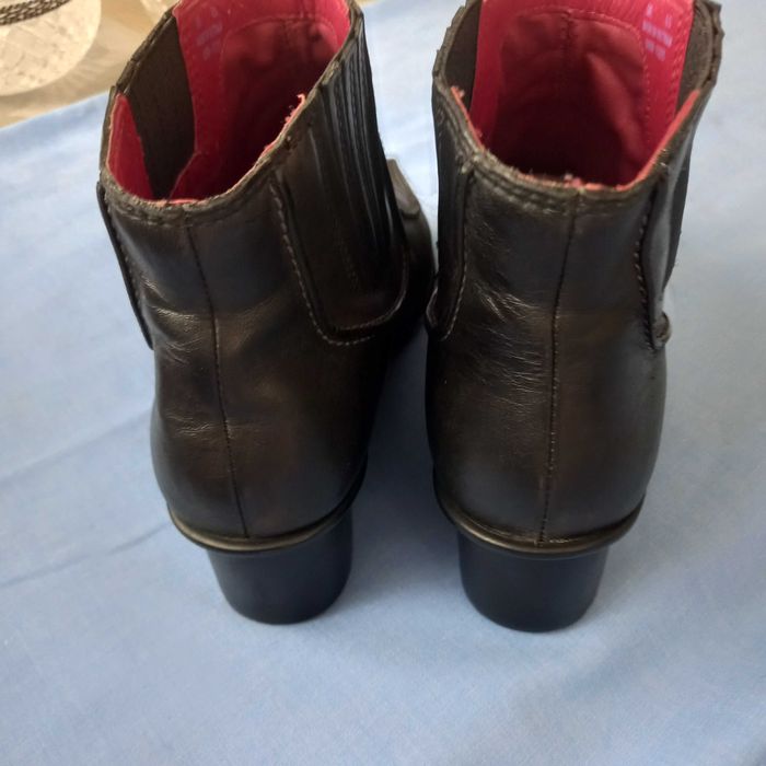 Damskie botki CLARKS w rozmiarze 39 (6).