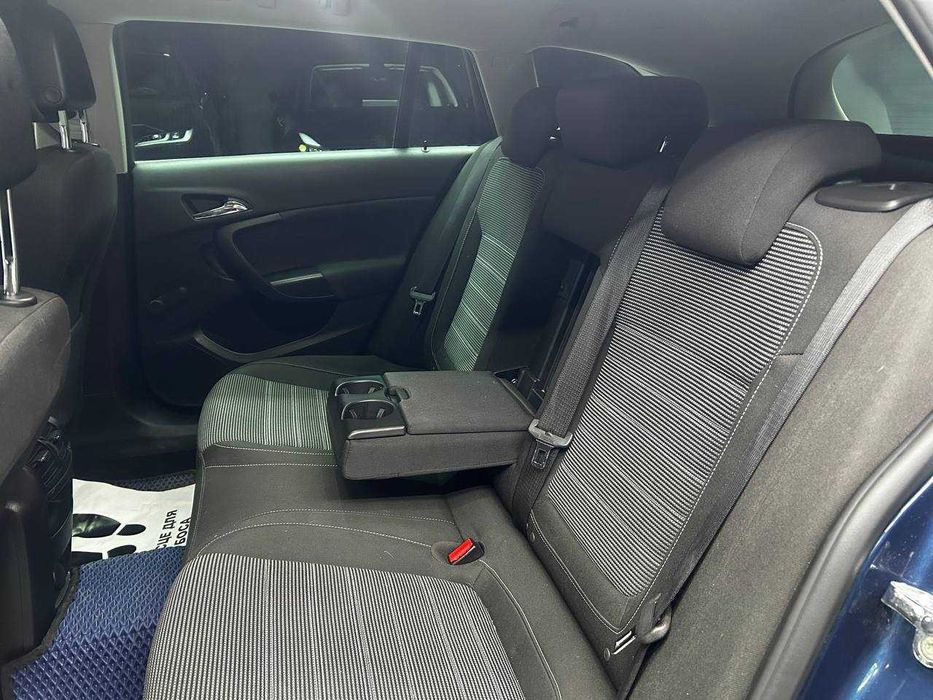 Opel Insignia Sports Tourer 2011