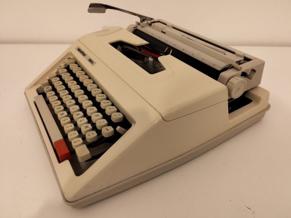 Maquina de escrever Marathon 2000 R