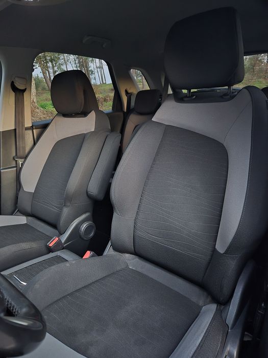 Carro como novo sem nada pendente , revisado incluído distribuição