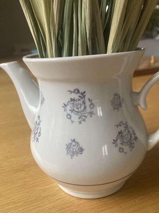 Dzbanek bez przykrywki