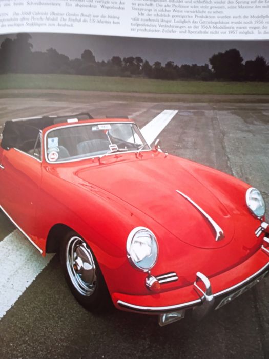 Album Porsche.Album posiada 100 stron w języku niemieckim.