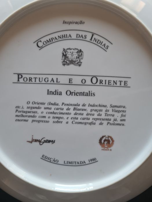 Prato em porcelana de colecção