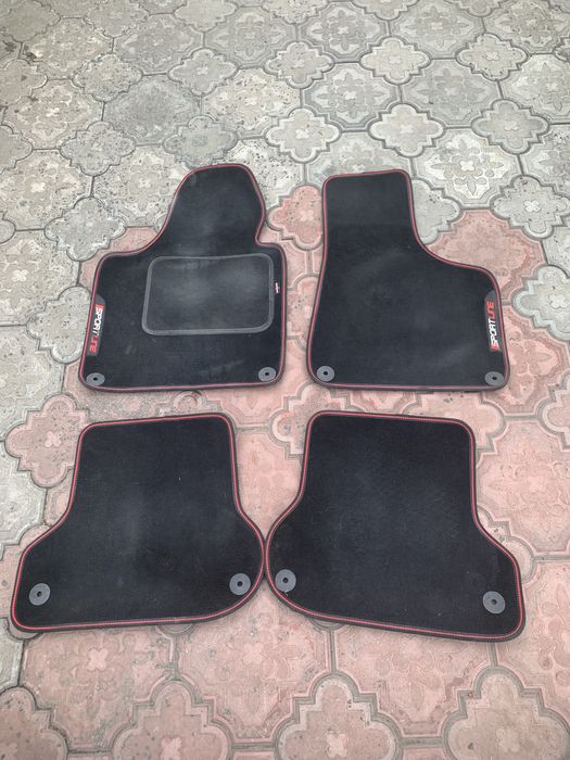 Комплект коврикиков для ауди А3 и на Рено Сценник 2