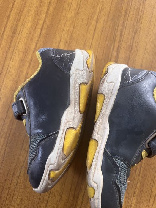 Кросівки сині пікачу