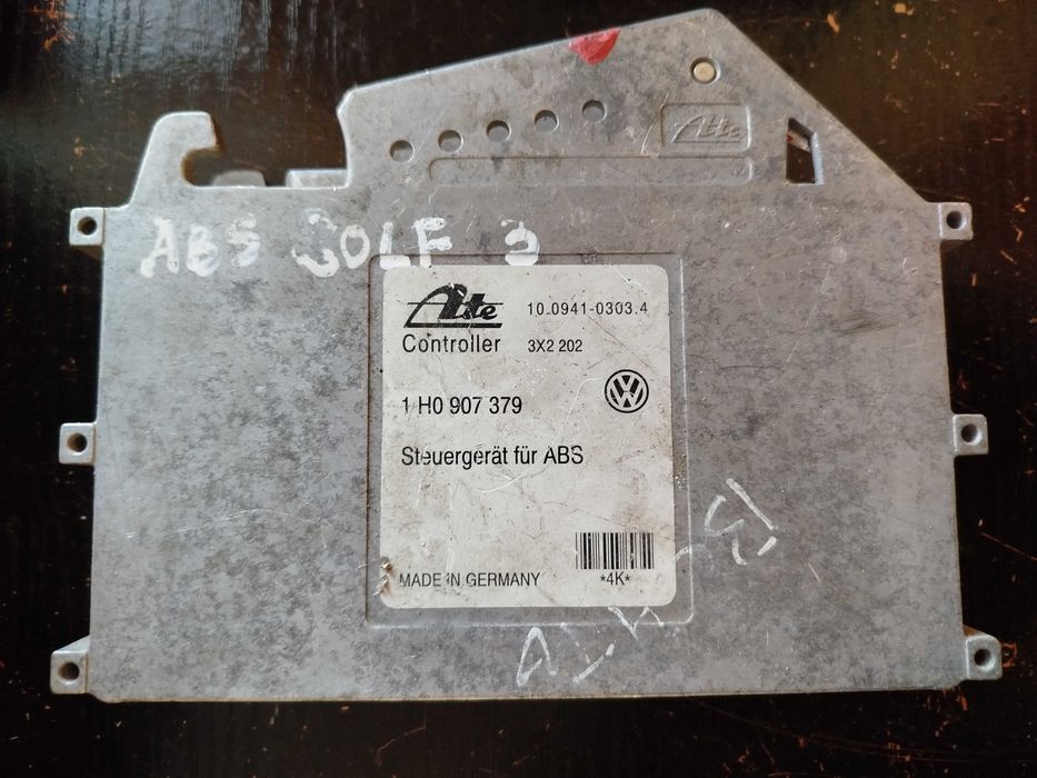 Блок керування ABS 1H0907379, 1H0907379D VW Golf 3 Passat B3 B4