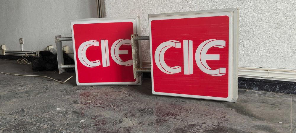 Letreiro luminoso CIE