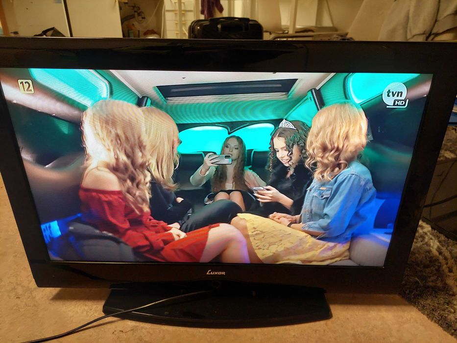Sprzedam TV 32 CALE LUXOR