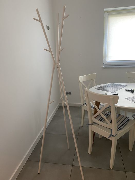Wieszak stojacy biały Ikea