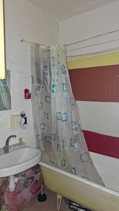 3 Кімнатна Квартира Напроти Ринку  Сільпо