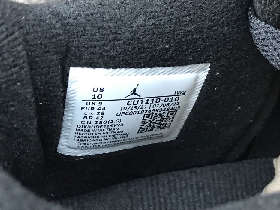 Aur Jordan 4 Retro Black Cat