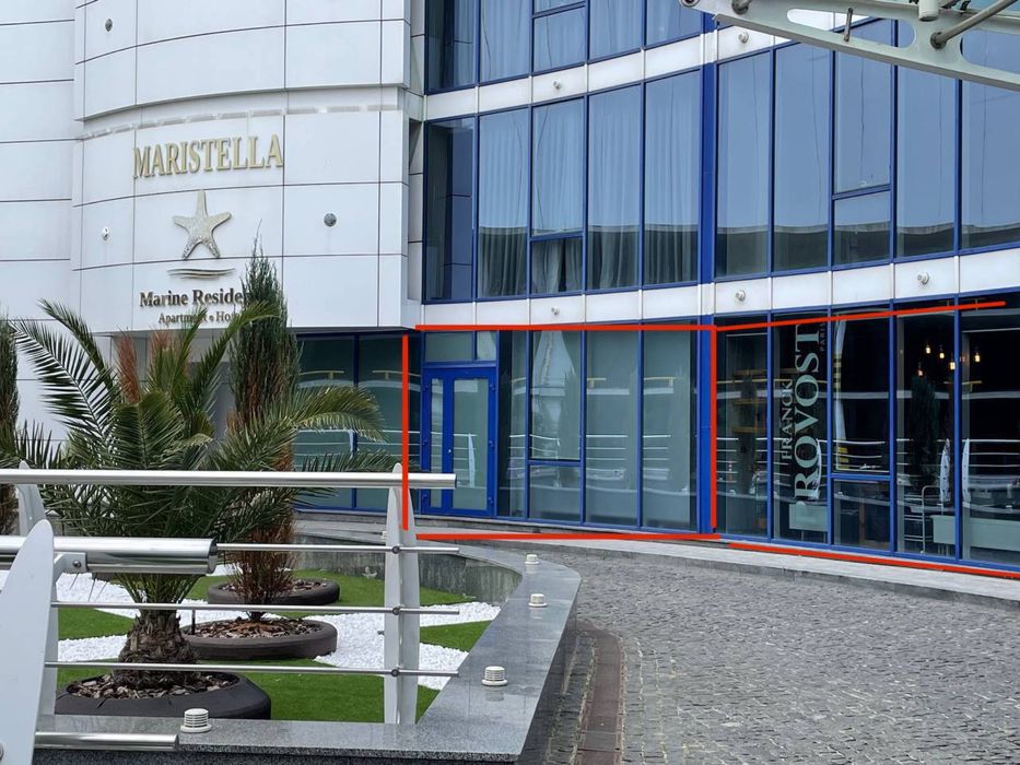 Продажа фасадного помещения в Маристелле. Цена снижена