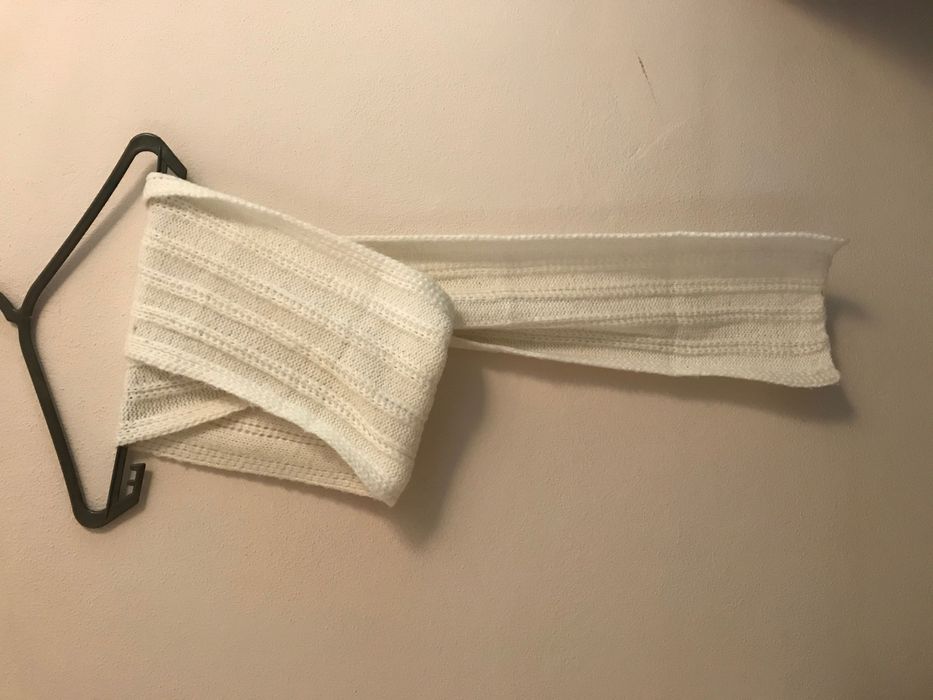 Cachecol branco de lã64738261229187120