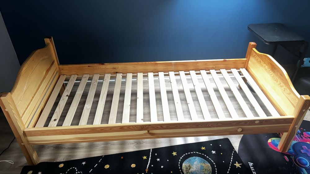 Łóżko sosnowe 90x200