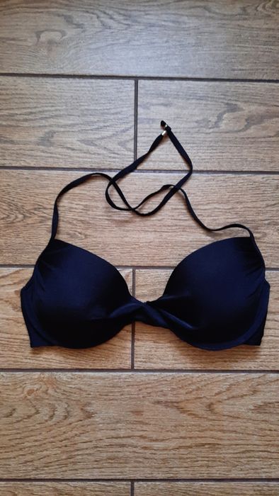 Czarny biustonosz kąpielowy Vittorio Rossi r. 80 D