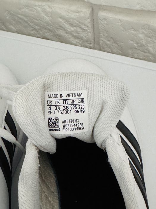 Buty sportowe marki Adidas damskie rozm. 36