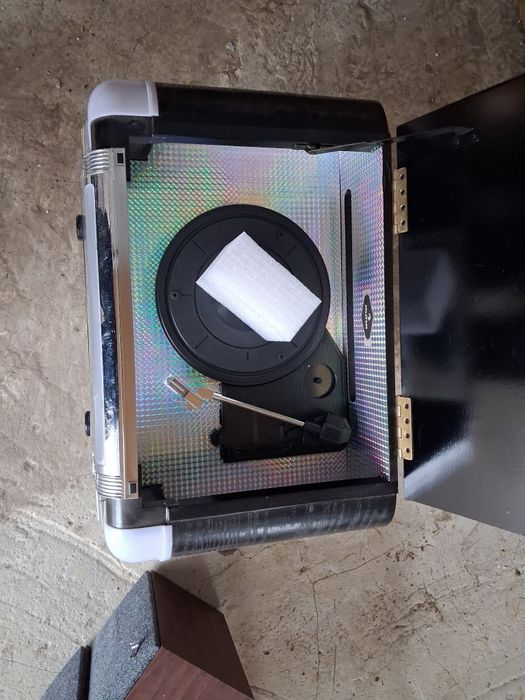 Gramofon z radiem i plyty CD