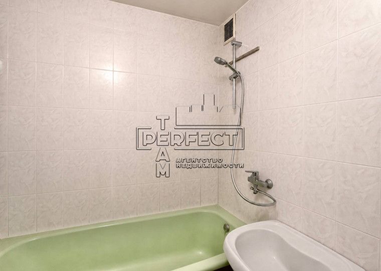 Продаж 1к квартири Червоної Калини 63А / Красной Калины 63А