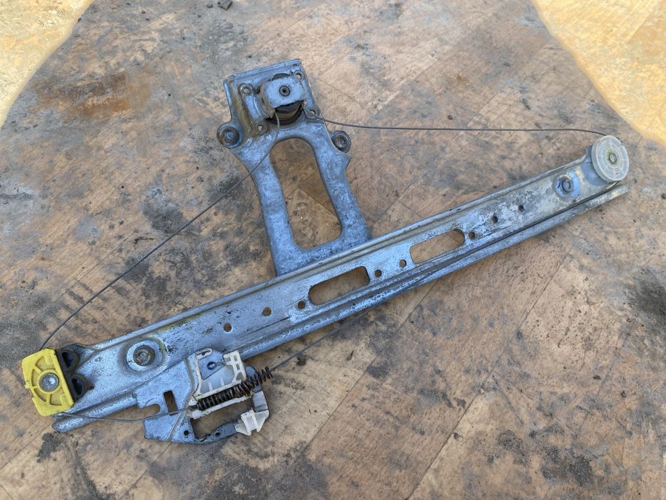 Bmw e46. Стеклоподъемник задний левой двери для Бмв. Склопідіймач