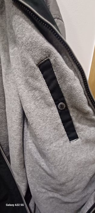 Casaco original Quicksilver tamanho L .Novo