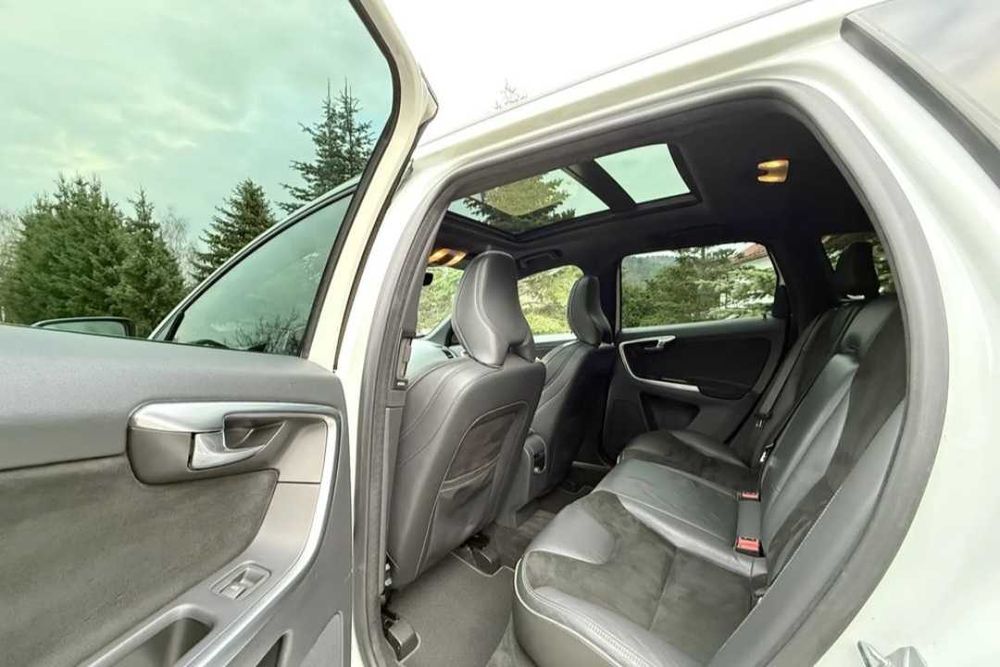 Продам Volvo XC60 2012 року 2.4 дизель