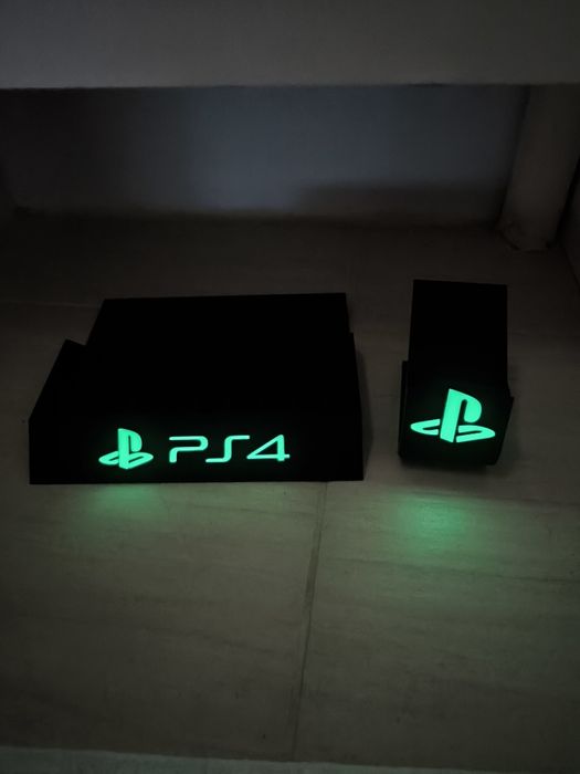 Zestaw PlayStation 4 napis fluorescencyjny