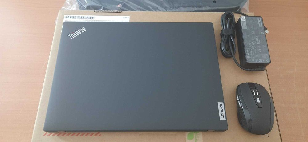 Portátil / Labtop Lenovo T14 Gen5 | 14,1"-IPS | Intel Ultra 5-125u | 16G/32G DDr5 | NVMe512G |M| W11