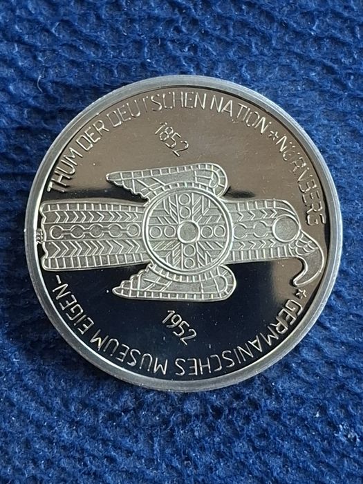 Moneta 40 lat pierwszej monety okolicznościowej