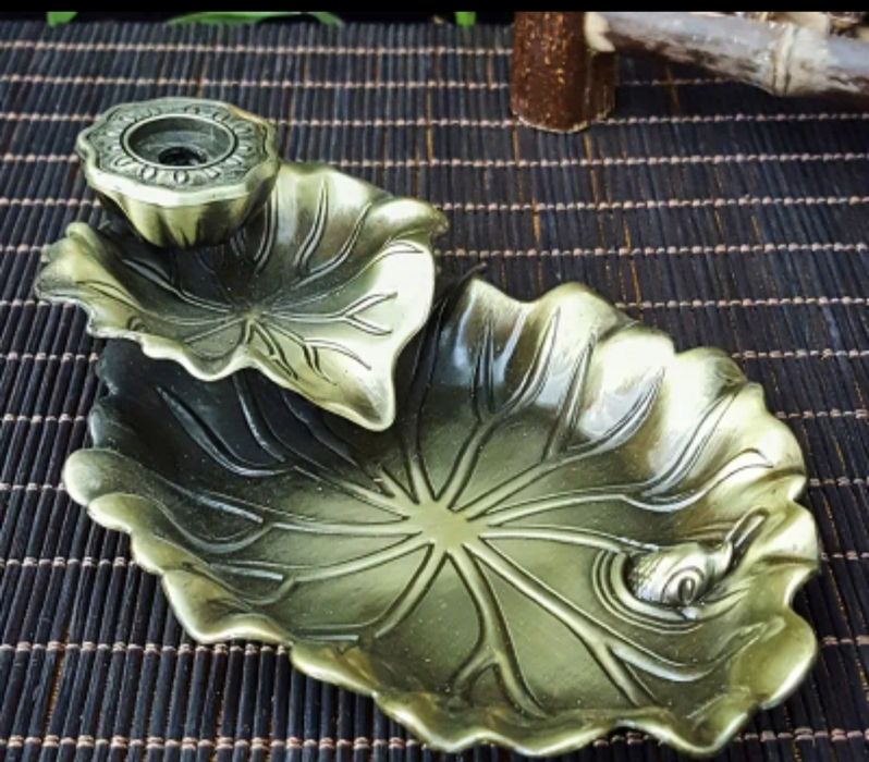 Вівтарні тарілки. Підсвічники, тримачі під арома пахощі