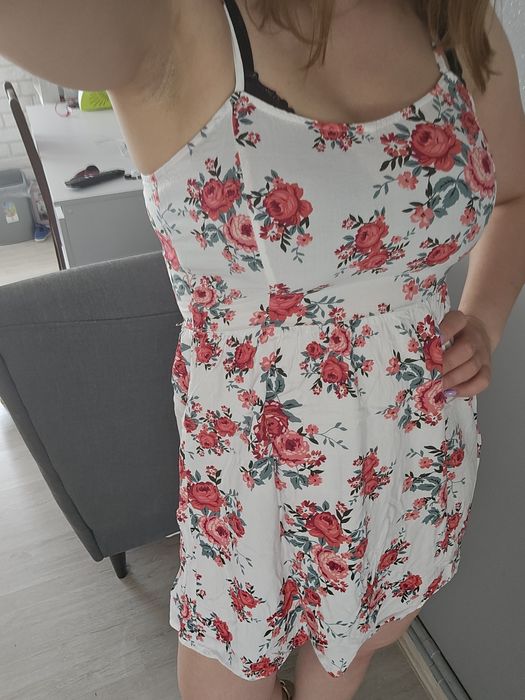 Sukienka w kwiaty