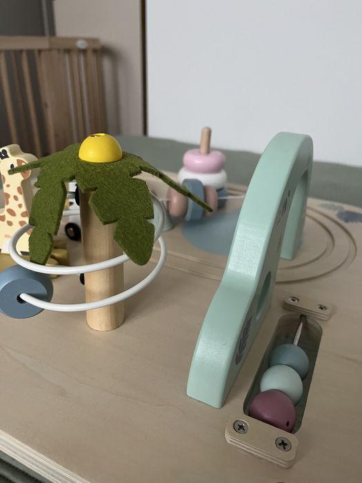 Stolik edukacyjny drewniany sensoryczny Montessori